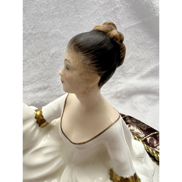 Vintage Royal Doulton My Love Figure H.N. 2339-1965 - Picture 10 of 13